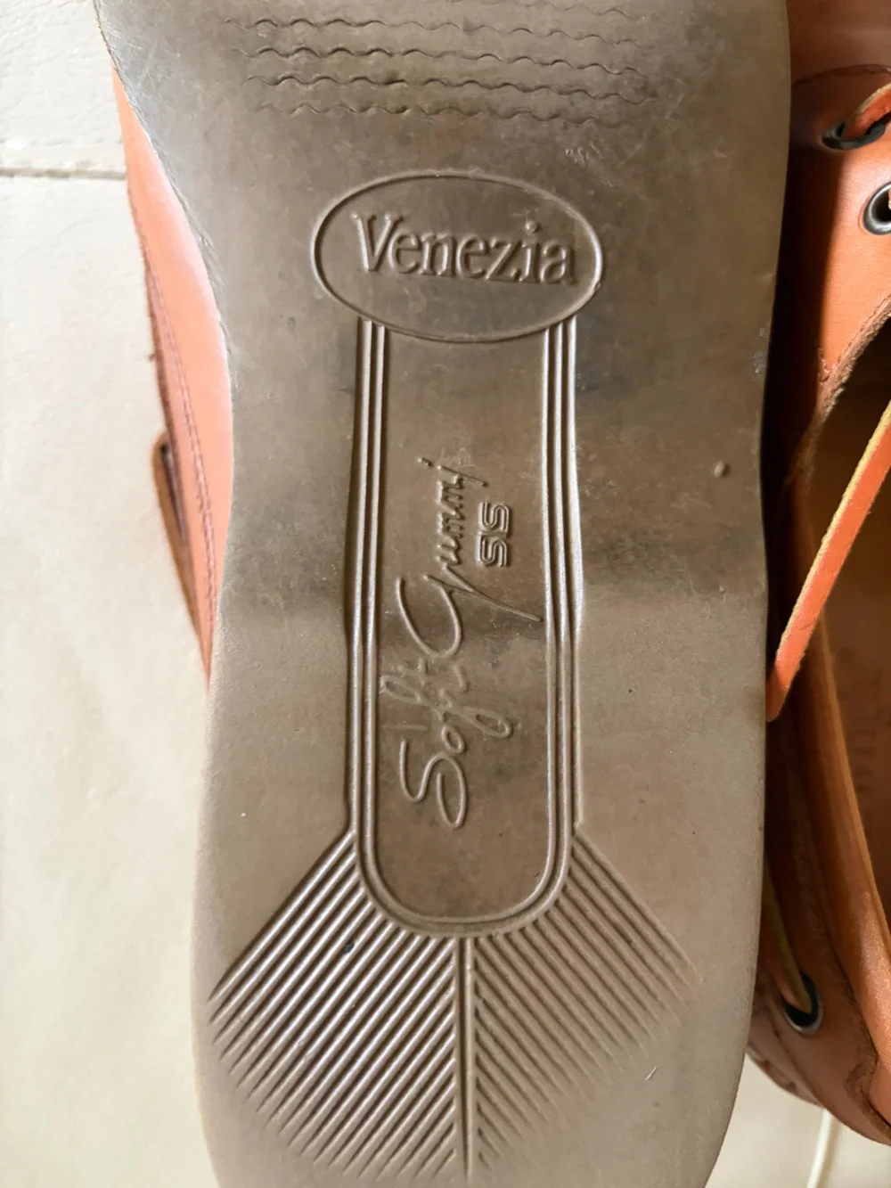 Venezia Tan Leather Boat Shoes with Contrasting Laces